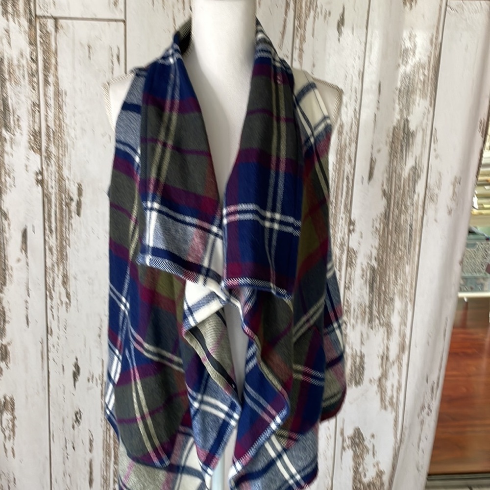 Naturals Reflections Plaid(Blue/Purple/White/Tan/Green) Layering Vest Size Med.